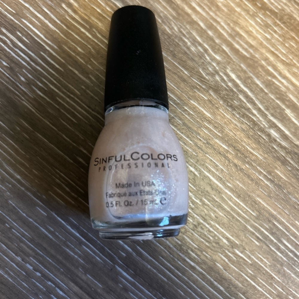 ❤️Sinful Colors Professional Nail Polish - #376 Glass Pink